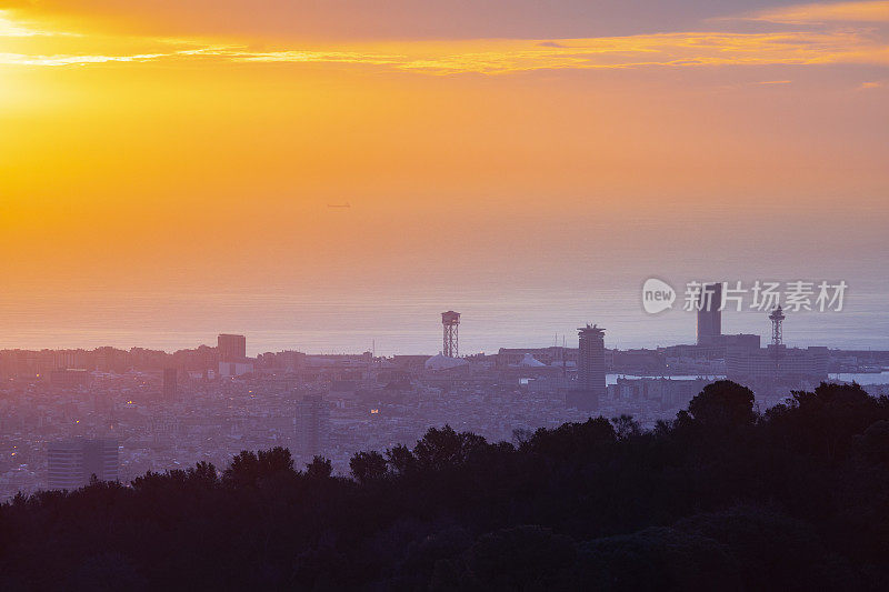 巴塞罗那的Collserola山日出