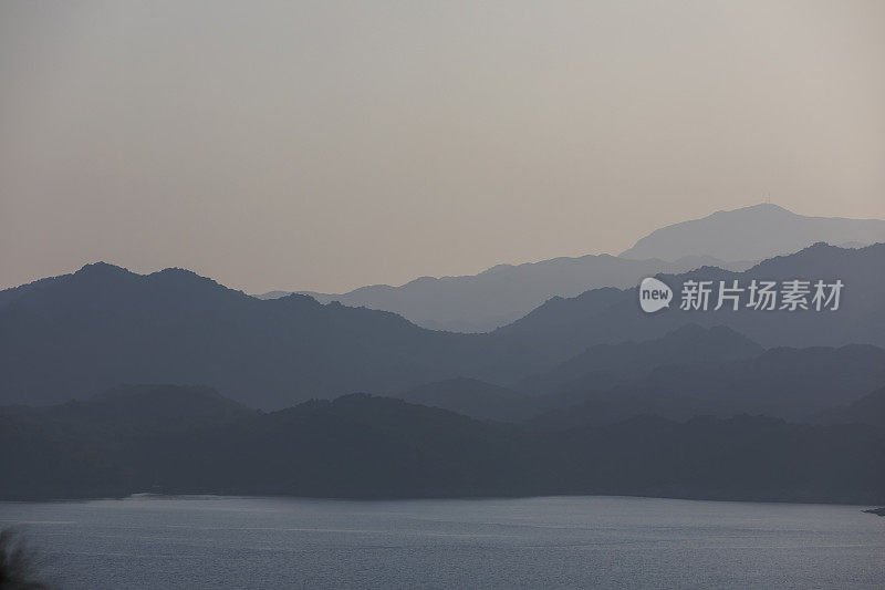 云雾缭绕的山脊，Kekova，土耳其