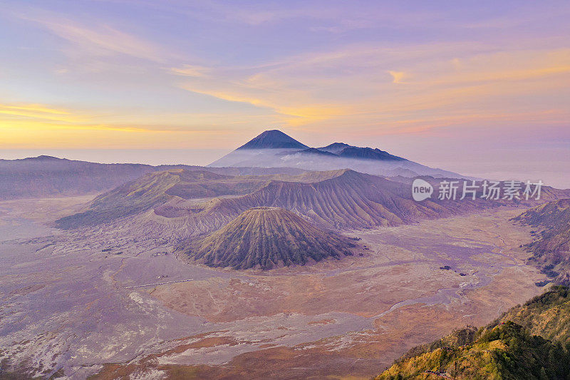 印尼布罗莫火山的日出