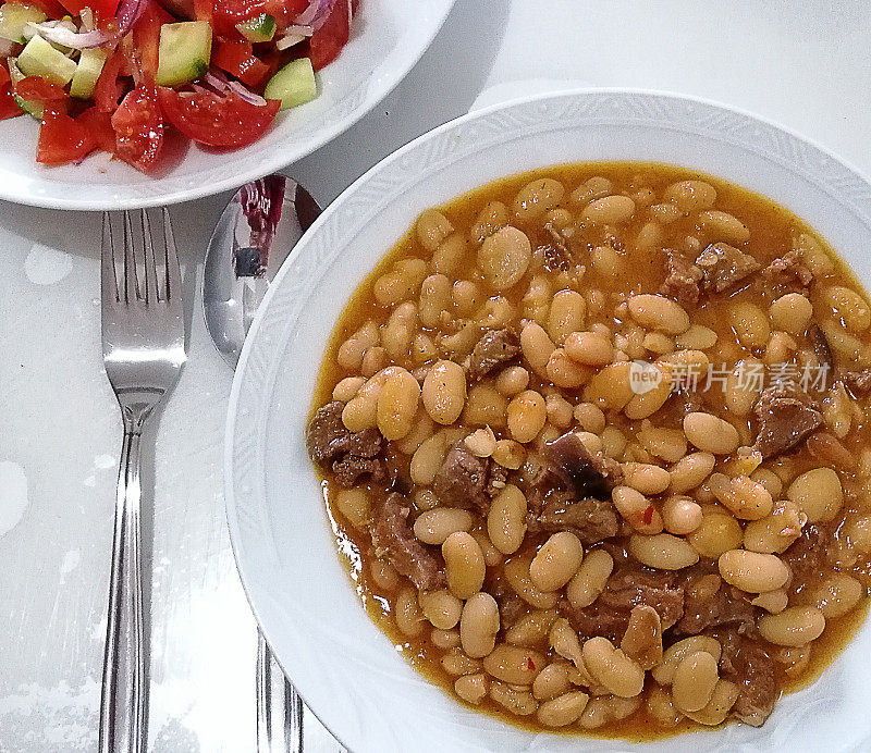 传统美味的土耳其食品;豆干(法苏莱库鲁)