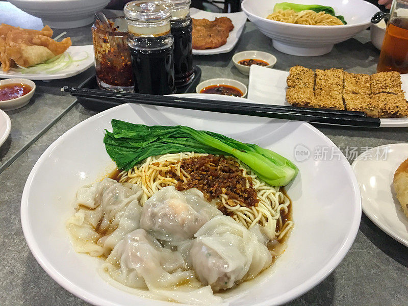 粤菜馄饨面