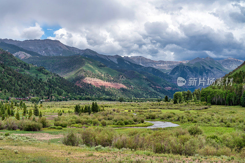 落基山脉美丽的山景