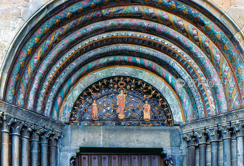1989年旧的正片扫描，圣母升天大教堂的入口，库尔，瑞士