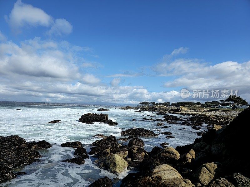 蒙特雷海湾的海浪