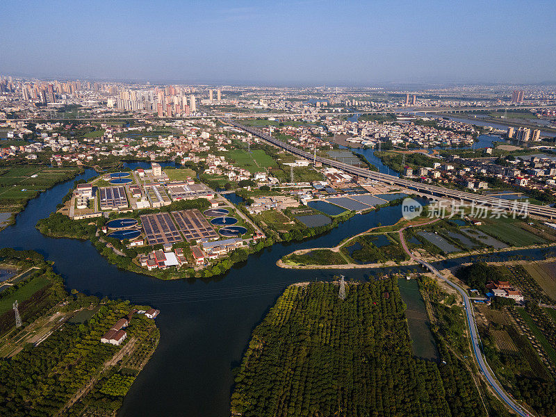 城市污水处理厂鸟瞰图