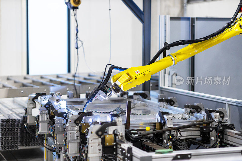 工业制造中的工业机器人或机械臂