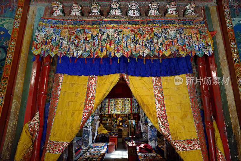 中国拉萨色拉寺的门帘。