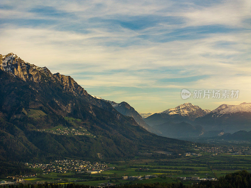 瑞士阿尔卑斯山鸟瞰图。圣加仑州。