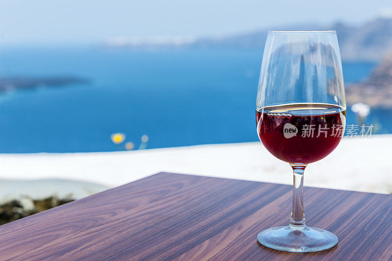 红酒和海景