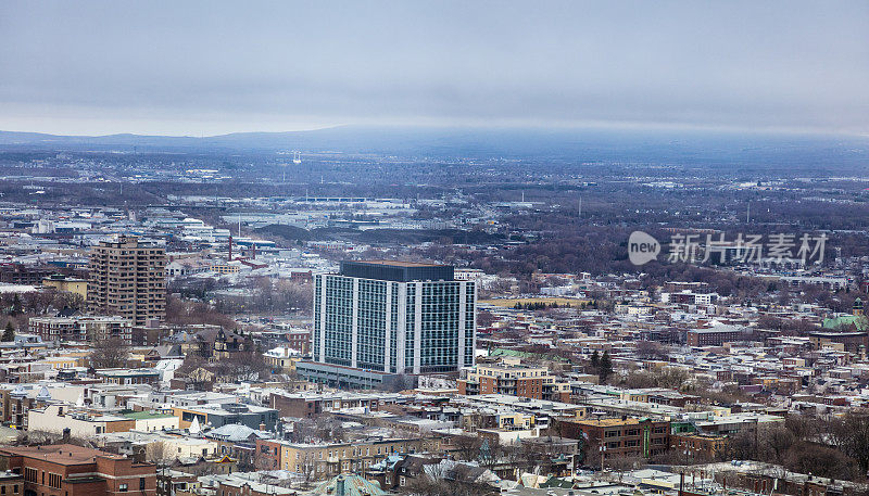 魁北克市的城市景观，Québec的加拿大省的首府城市，它成立于1608年，历史建筑紧邻现代建筑。