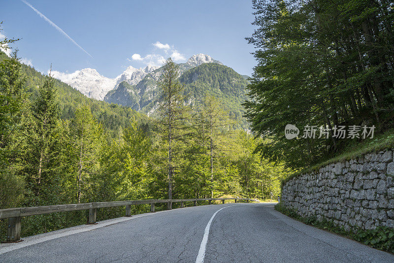 山路风景