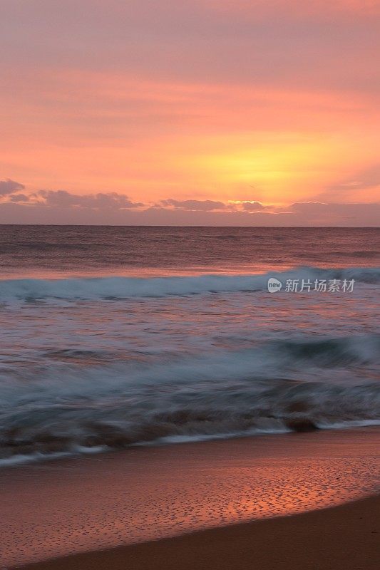 海上日出