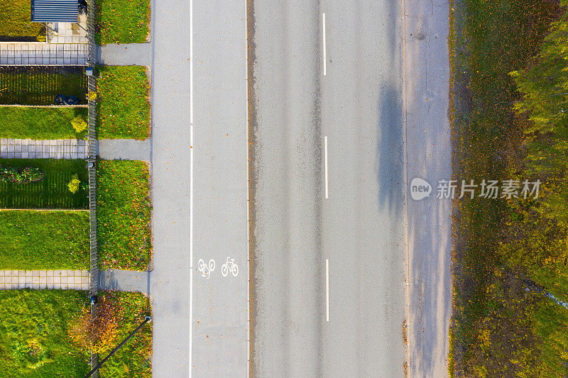 道路标志:自行车道，俯视图，别墅区域