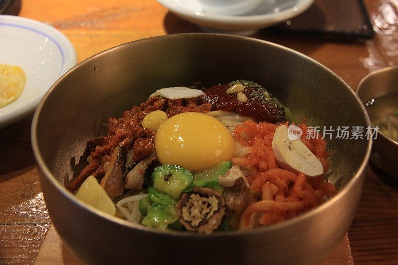 传统全州石锅拌饭——韩国名菜