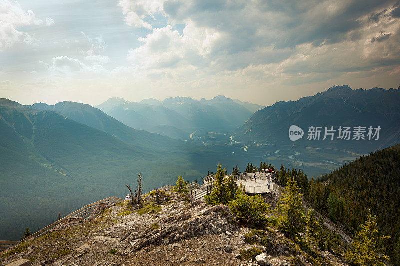 来自班夫国家公园的加拿大落基山脉