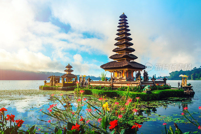 巴厘岛水神庙——奥伦达努神庙