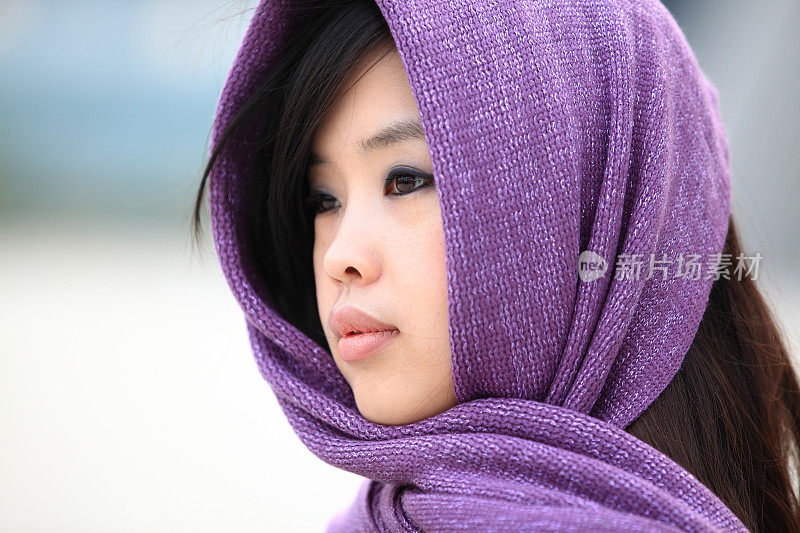 年轻美丽的亚洲女性的肖像