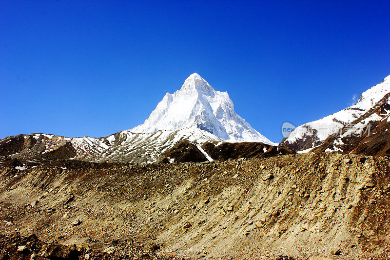 喜马拉雅的石岭峰