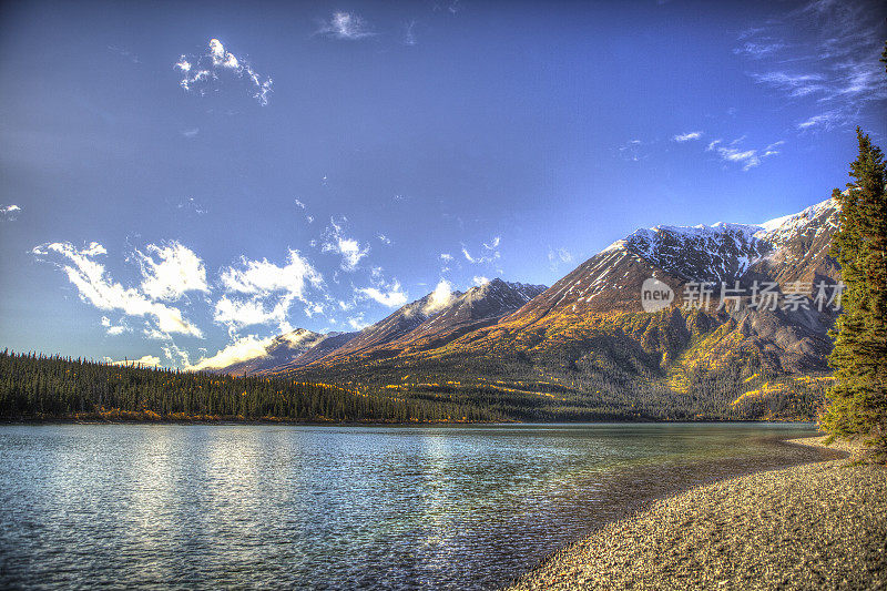 凯萨琳湖,Yukon-Canada。HDR