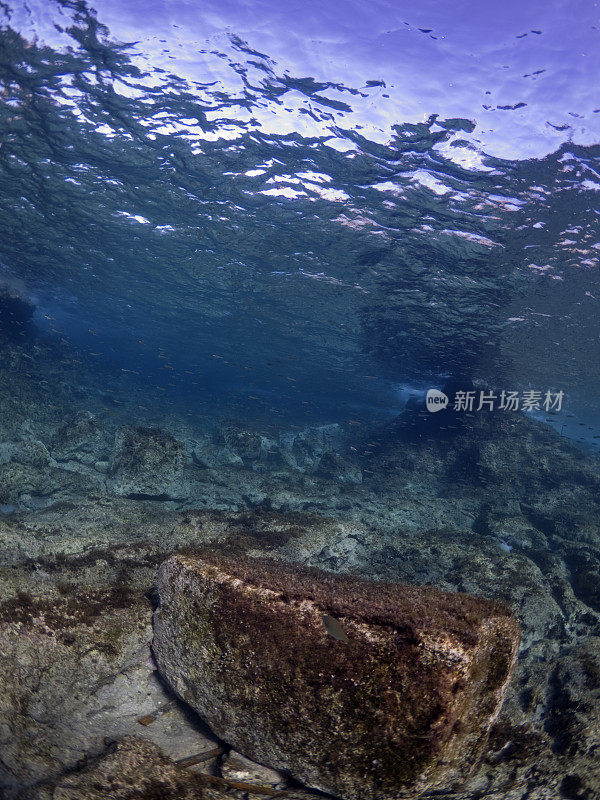 马耳他水下的岩层