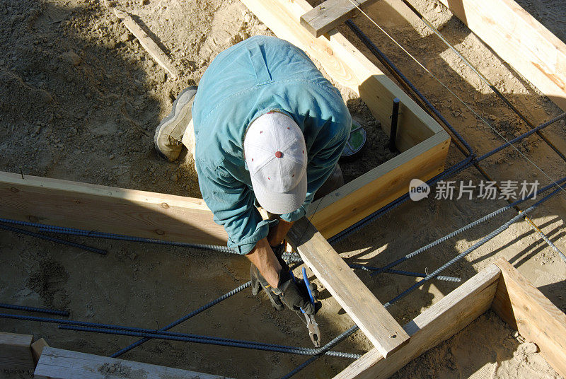 家庭建筑日记-为水泥准备地基