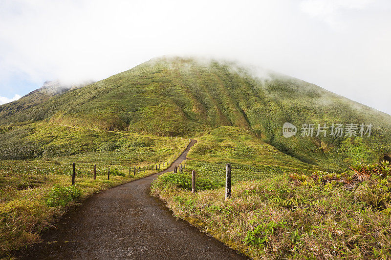 通往瓜德罗普火山的小路