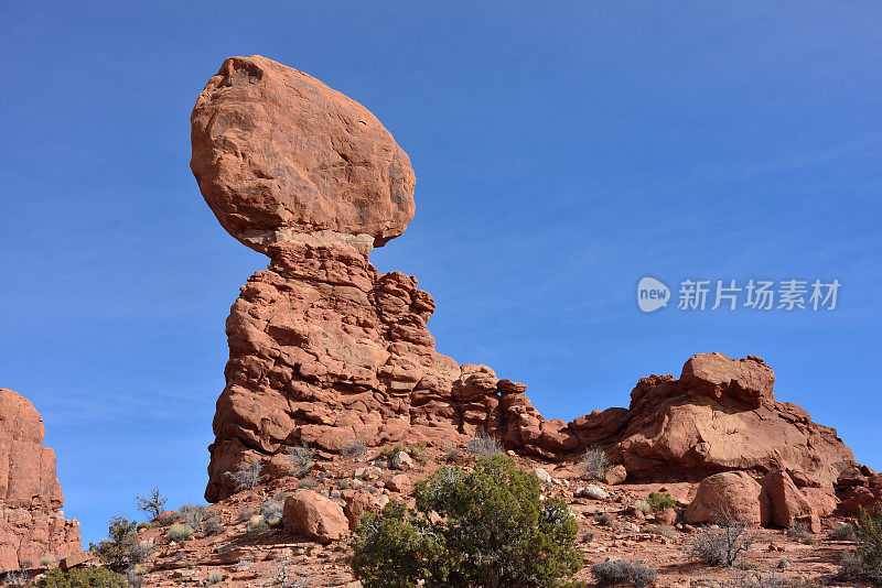 平衡的岩石在拱门国家公园