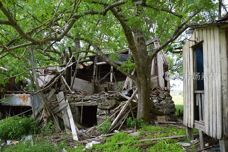 废弃的旧房子