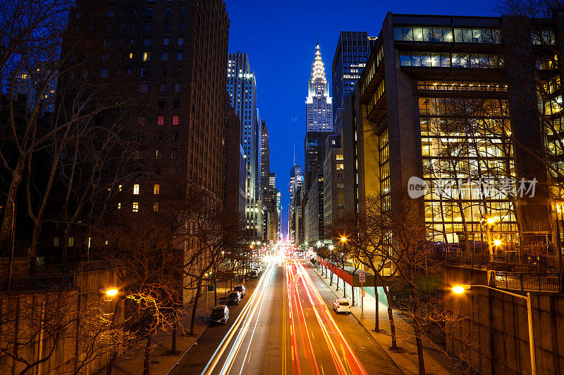 纽约市曼哈顿夜间交通运动模糊