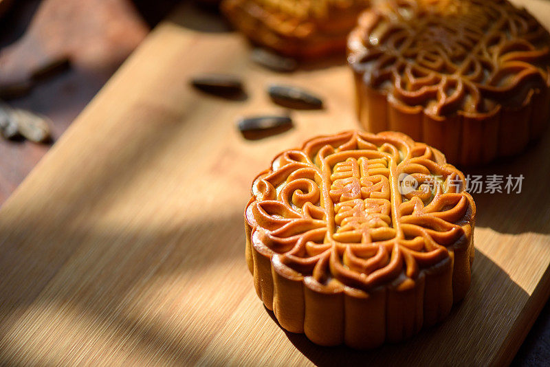中国传统节日中秋月饼和中国茶