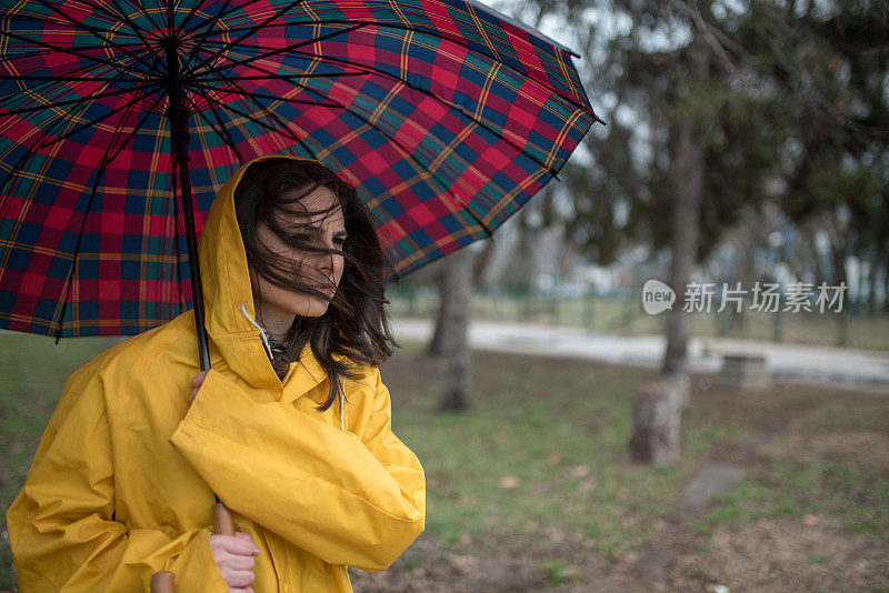 城市里的雨天