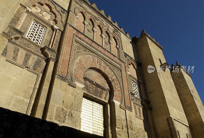 Mezquita的外墙在Córdoba