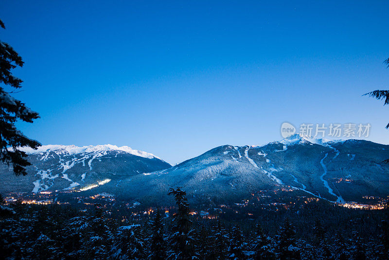 冬天的惠斯勒黑梳滑雪场