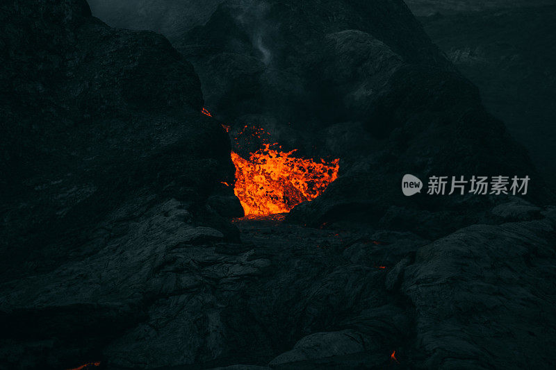 冰岛Fagradalsfjall火山爆发的壮观景象