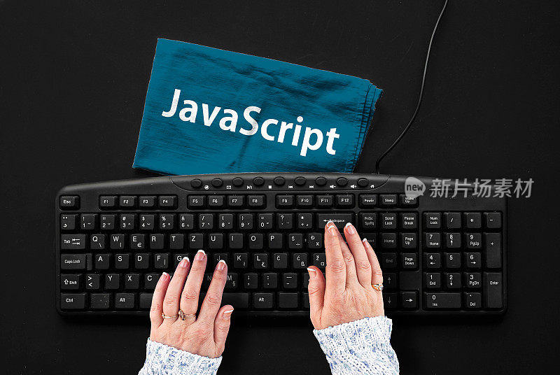 Rag宽度字JavaScript和手在pc键盘上。