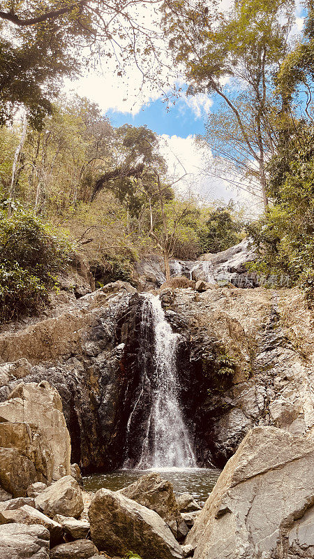 多巴哥菱形瀑布