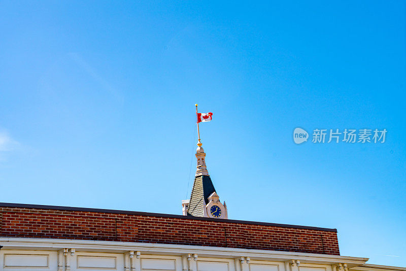 位于加拿大斯特拉特福市惠灵顿街和唐尼街的市政厅