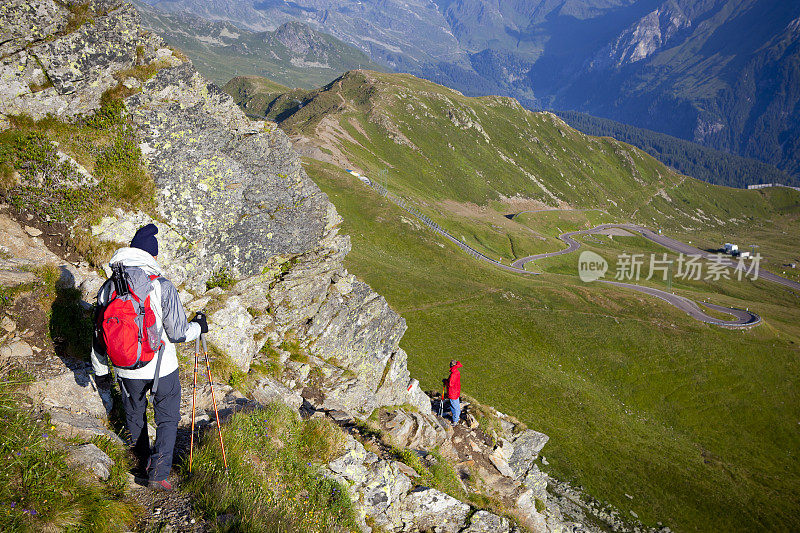 夫妇徒步旅行