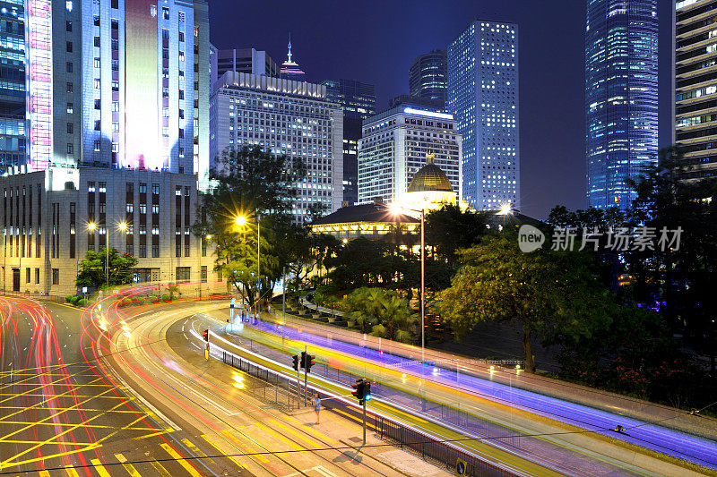 夜间城市的交通状况