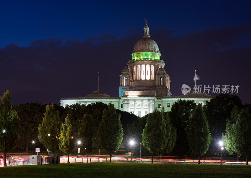 罗得岛州大厦在普罗维登斯，国际扶轮晚上