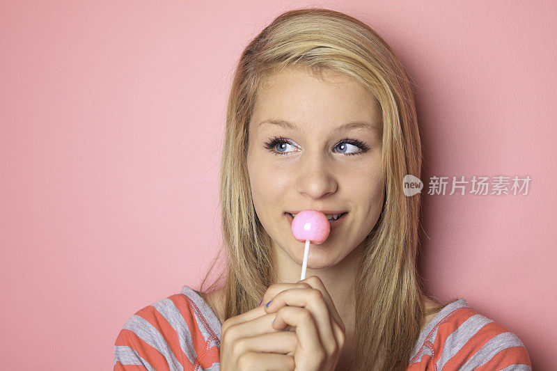 粉色青少年生活方式-考虑棒棒糖
