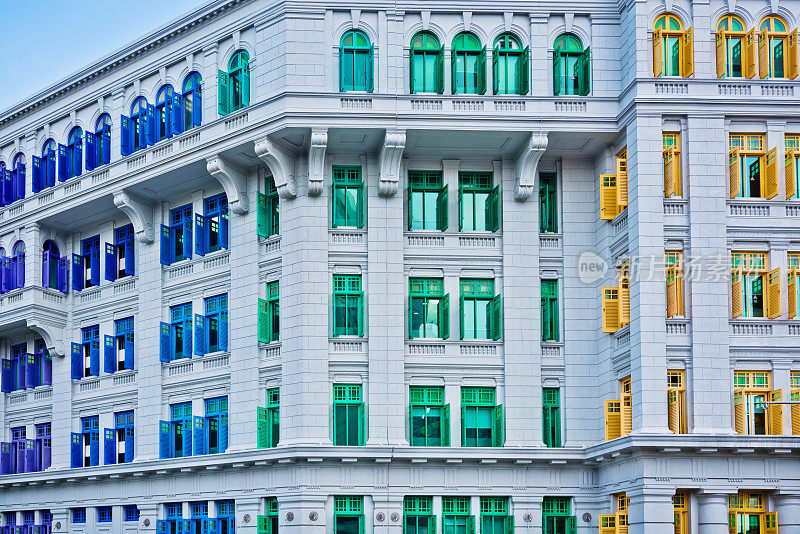新加坡的彩色百叶窗建筑