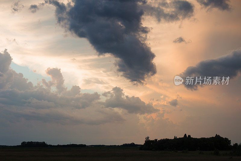 天空中的乌云