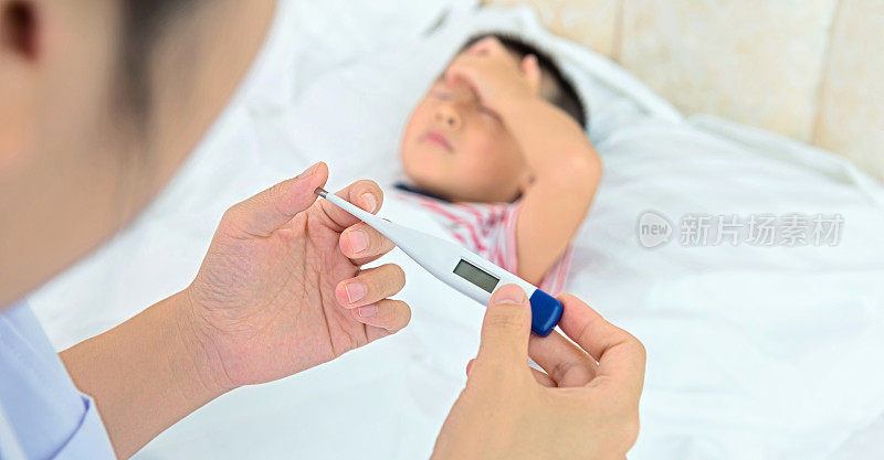 儿童体温计测量