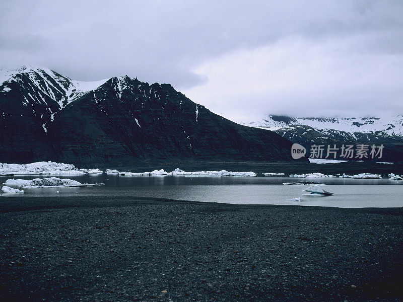 冰岛的冰川泻湖