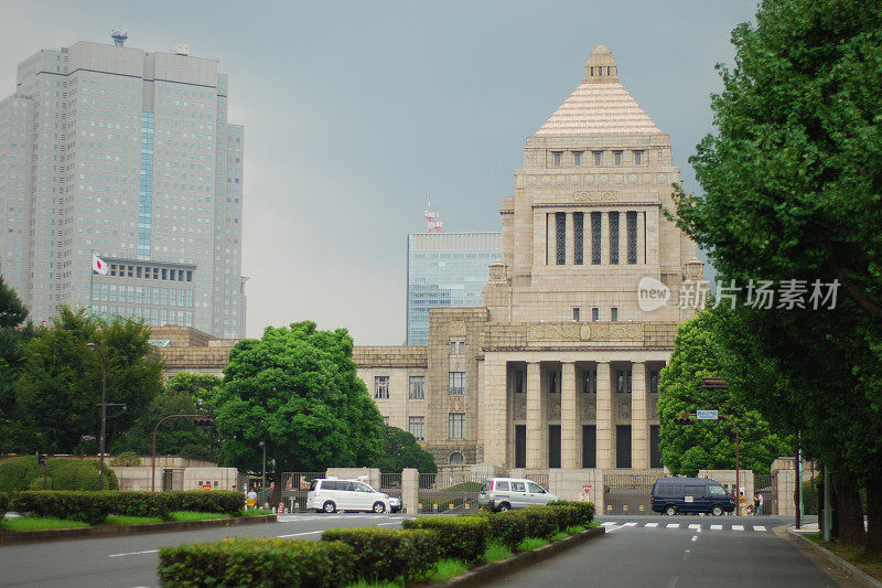 日本国会(国会)在一个暴风雨的日子