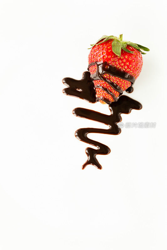 巧克力涂层的草莓