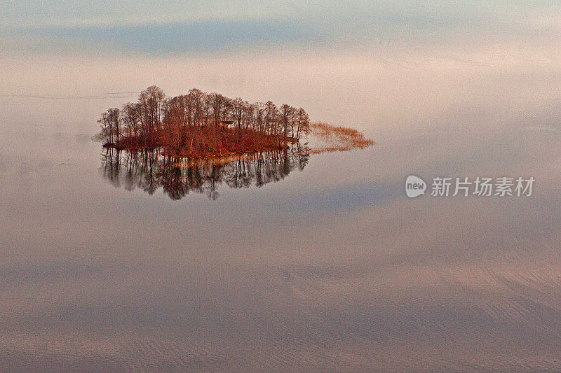 湖上岛屿