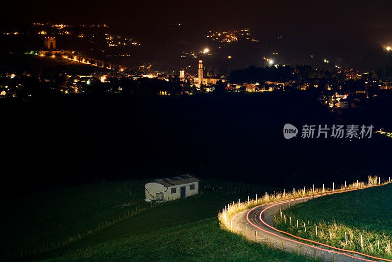 夜空下的城市夜景