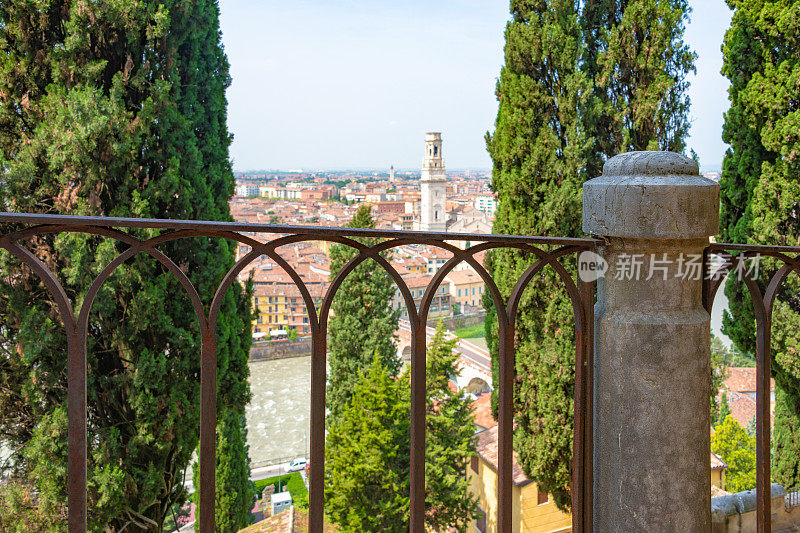 俯瞰意大利维罗纳的篱笆